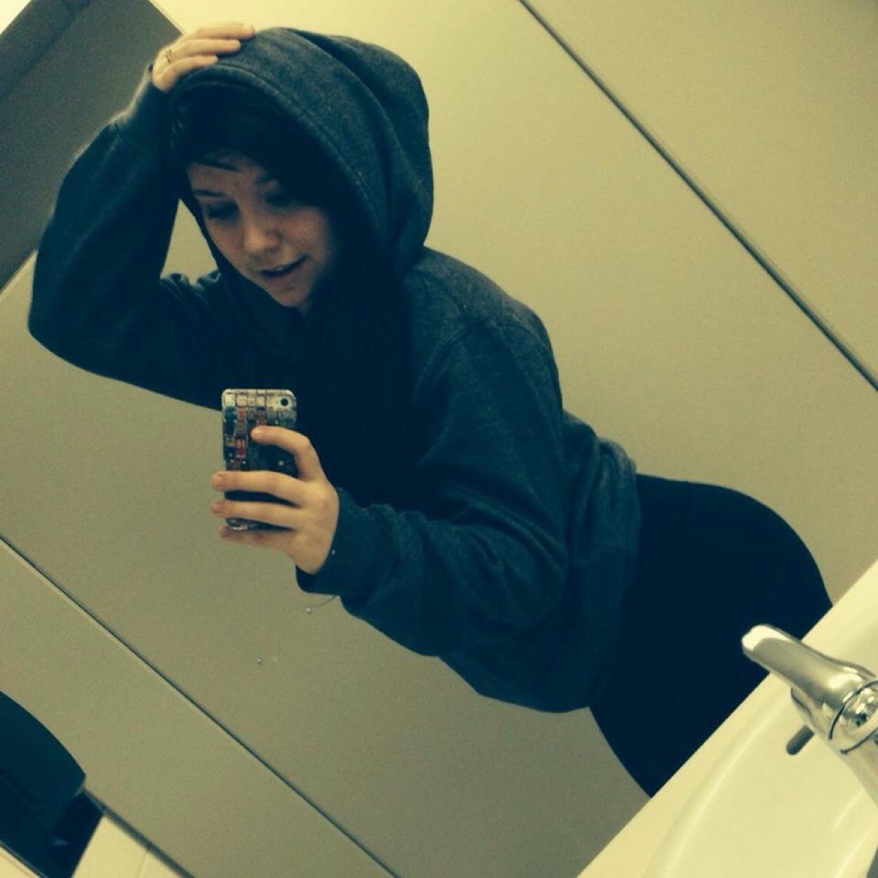 Follow me on vine -jessica ann perry and instagram - its_perryyy