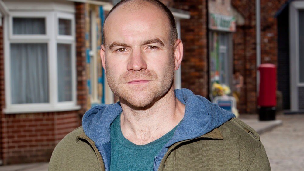 corrie's window cleaner. still giving sally webster one.
#metcalfemoments