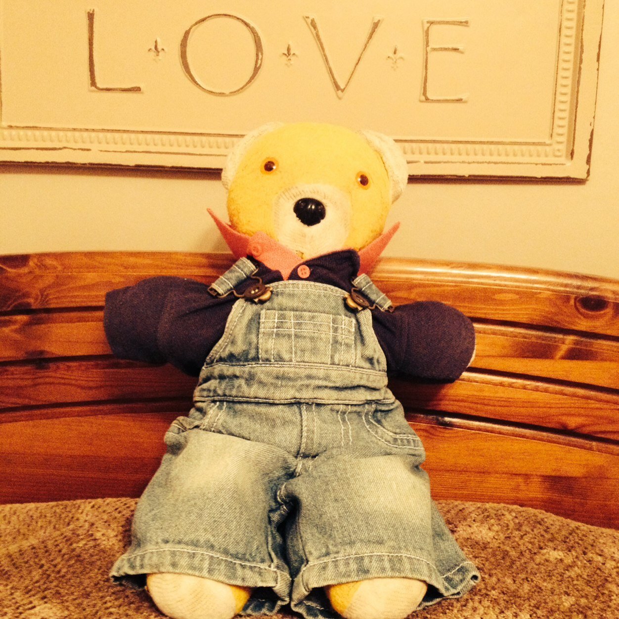 Im a much loved and very loving bear who loves the seaside and strawberries. Like hanging out with my brothers, Tiggs, Nellie and Spencer. Love the ballet too.