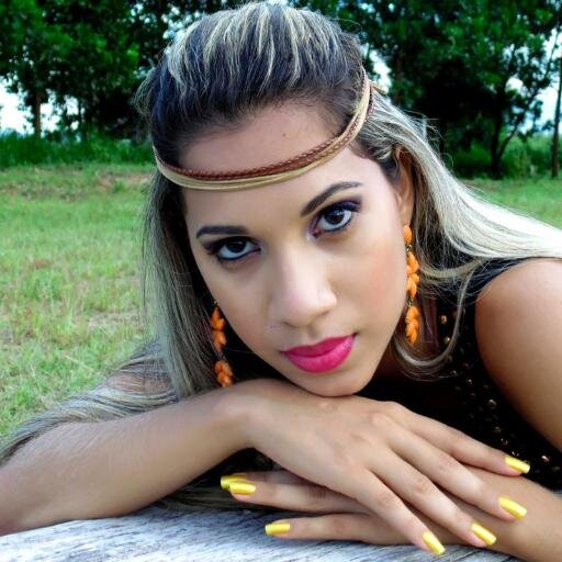 sou como vidro se eu cair eu quebro mais se me pisarem eu corto
