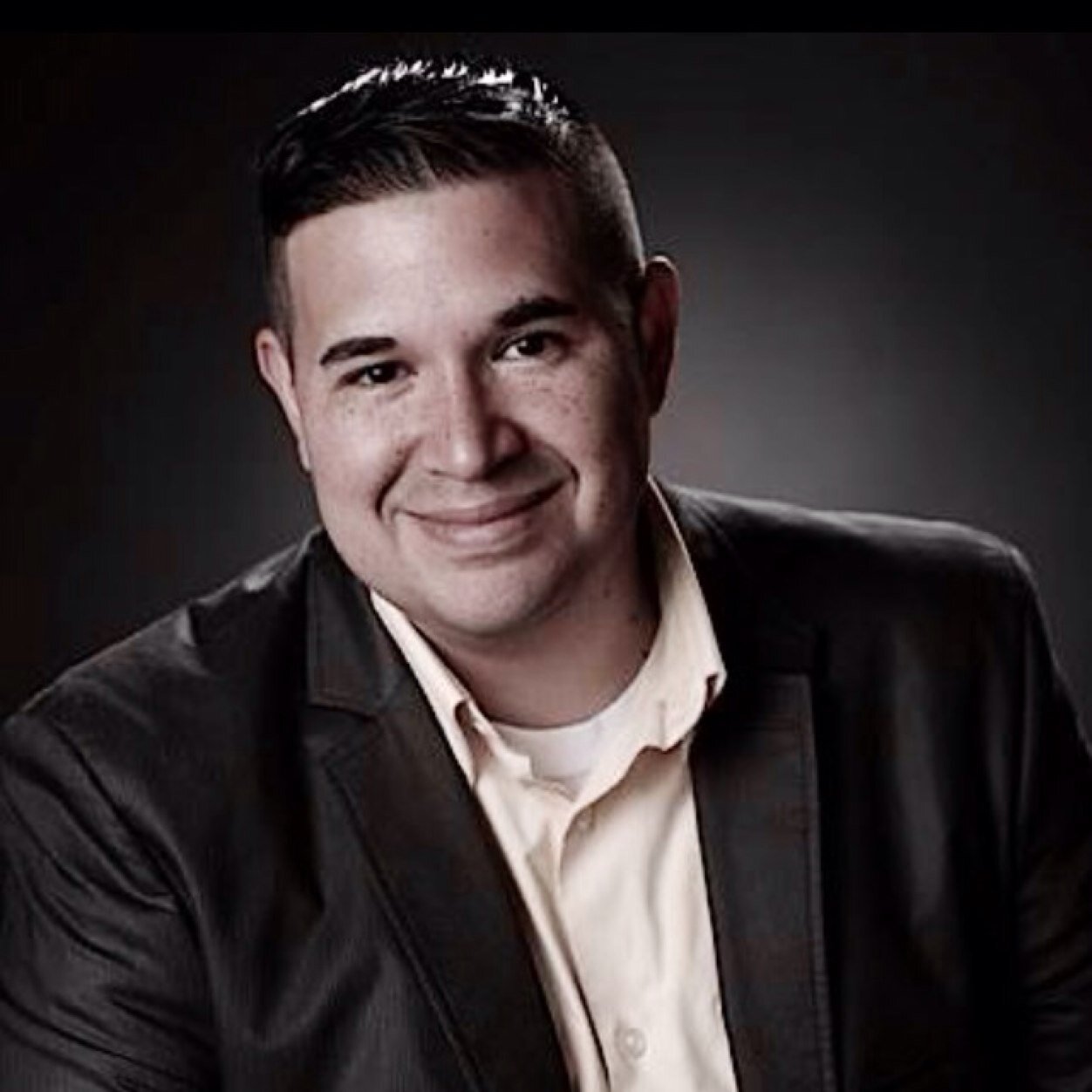 Father, lover of all marketing, whiskey, bourbon, rum, tequila and discovering new places. Tweets my own.