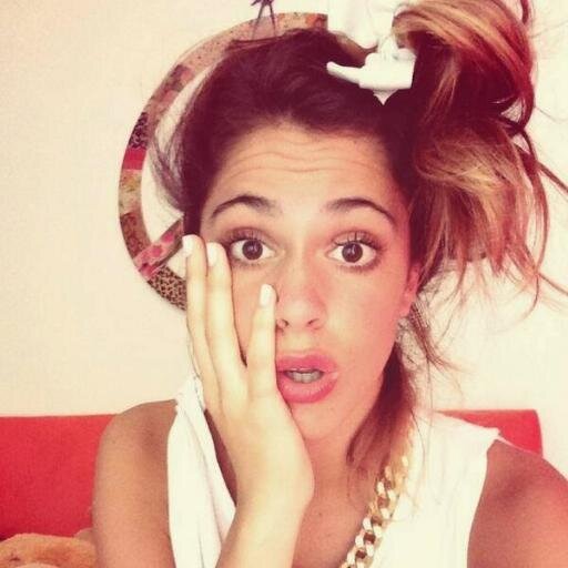 tini está partible,violable,y sepzi$-$ pero los wandi maz. violame vilu,dale$-$