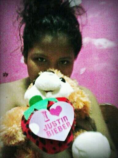 I am belieber, follow me qnd follow back please and justin please follow me.. smile forever