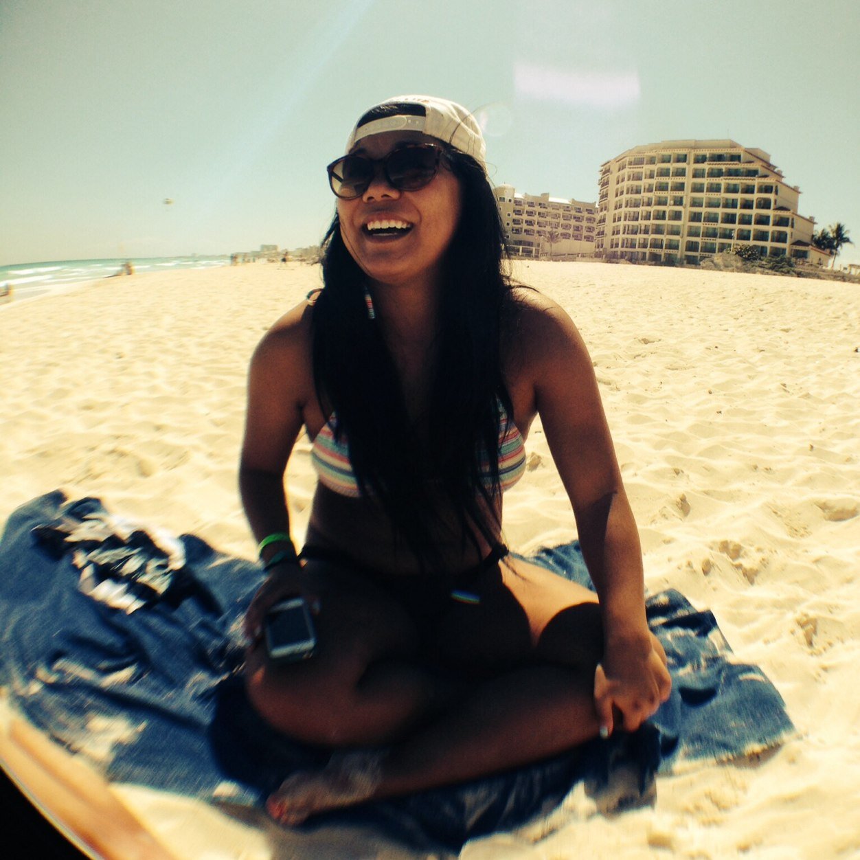 underthesi's profile picture. Aspiring adult. Marquette University. California Native.