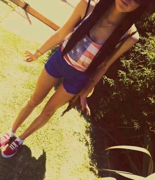 futbolista profecional , directioner , belieber forever and simpatica $