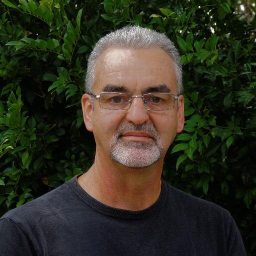 IT Consultant specialising in web hosting and site design, computer maintenance and networking. Golf.