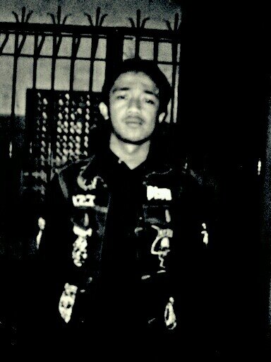 life is full of struggle without complaint and still continues to struggle