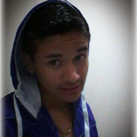 Cbruno_com's profile picture. aló tiau segue que eu te sigo :