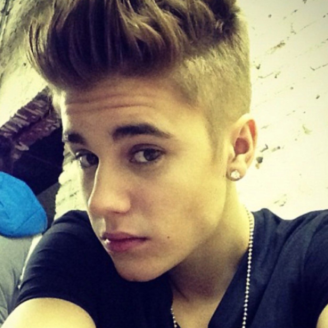 Secret Official Twitter for Justin Bieber!!!!!!!! Hey msg me if u want ill follow my People love music @Music lov all my fans out there soo much