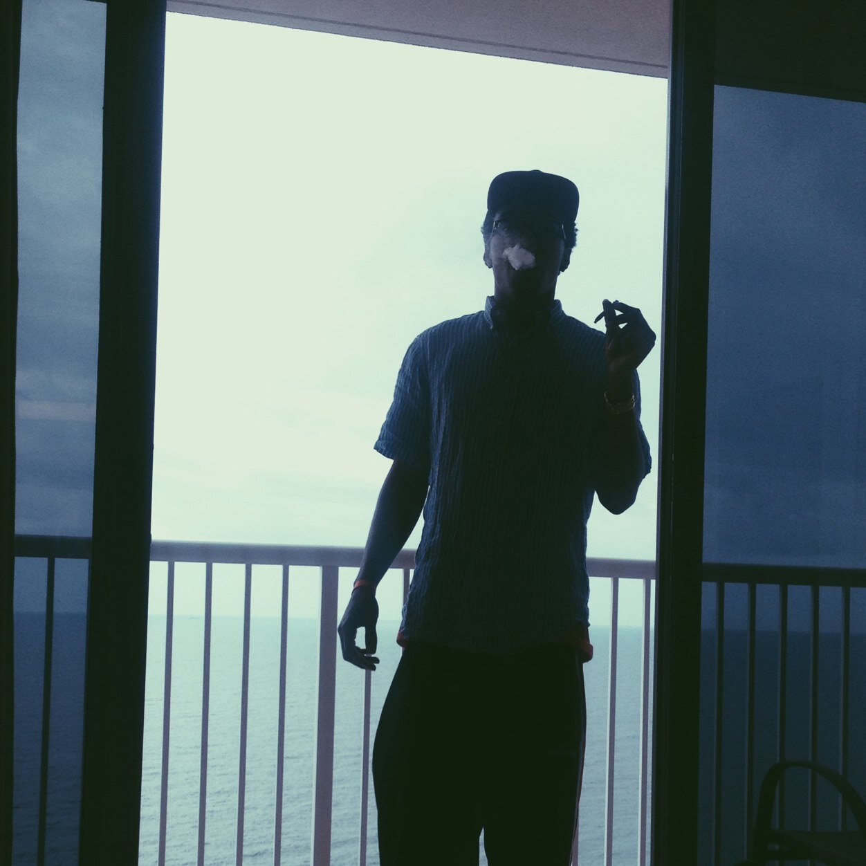 NIKESATHLETE's profile picture. This .40 on my waist so i aint got no worries IG: Nikonsshooter