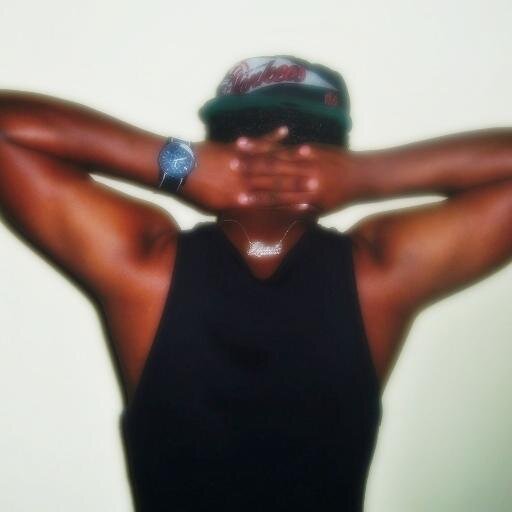 #~| Nunca Sere Perfecto , Pero Siempre Trato De Destacarme   Entre El Monton : ) #~| ♥ Su Manita Paso Por Aqui ;)