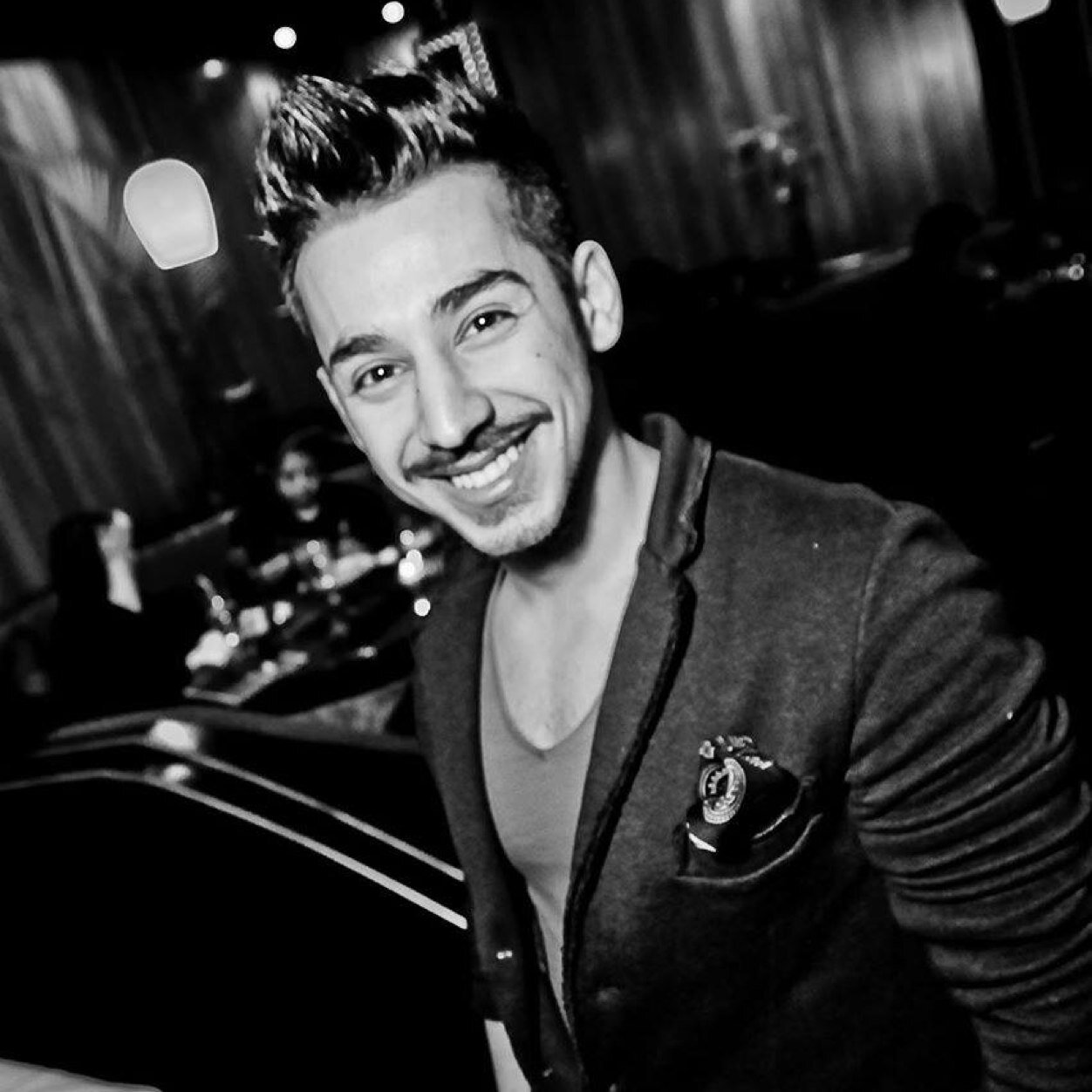 persian/International promote!!
 founder of ATLANTA GALA #Havanaclub #Rosebar #Istanblue #ATLforever Instagram: erfanfakhim Facebook: erfanfakhim