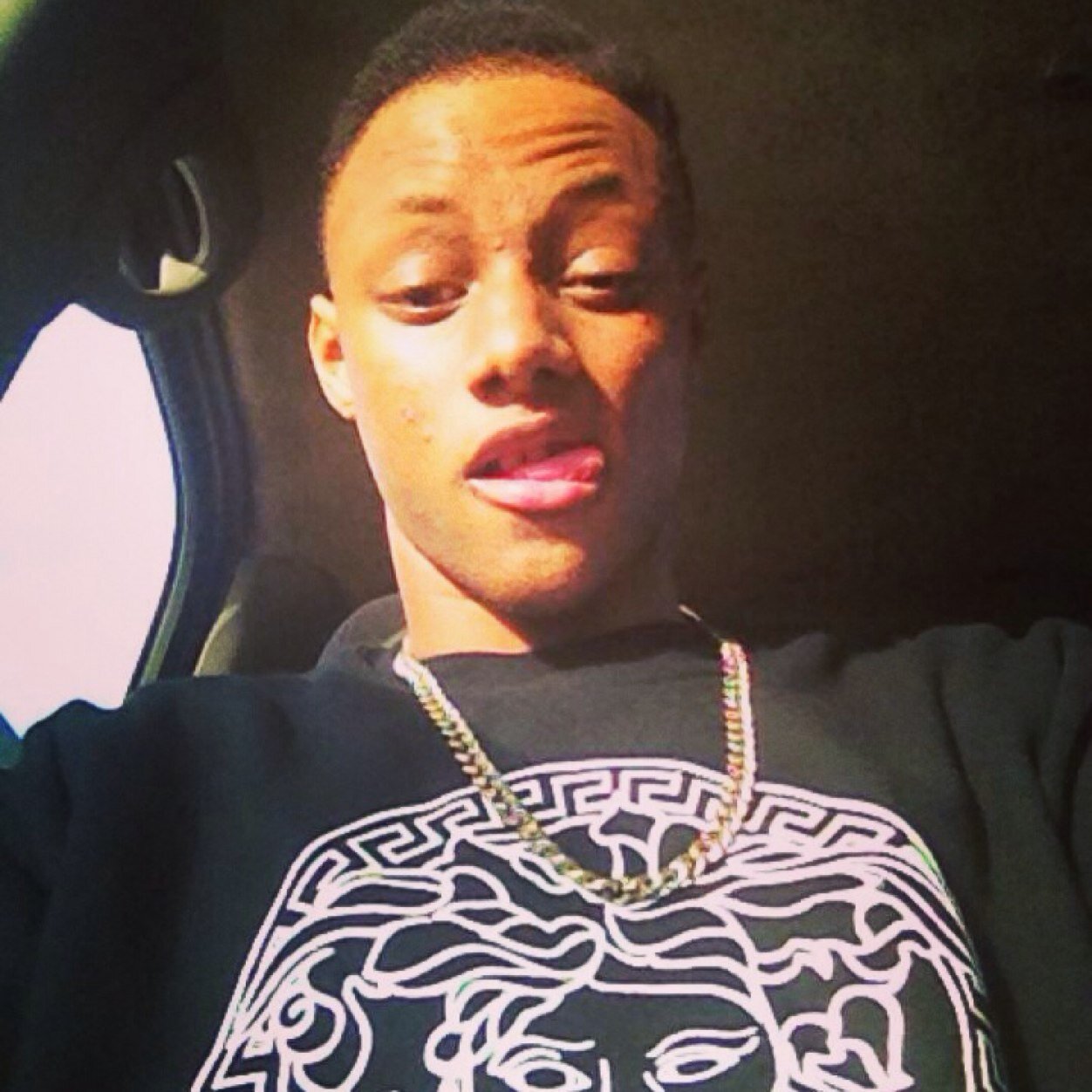 Lone wolf, youngest Hustler you kno fwm 
#football#corner#chillin#YungGoon