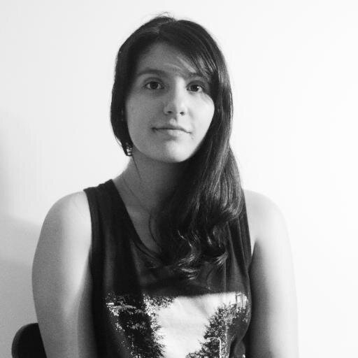 Amante del cine, de la literatura y la música.