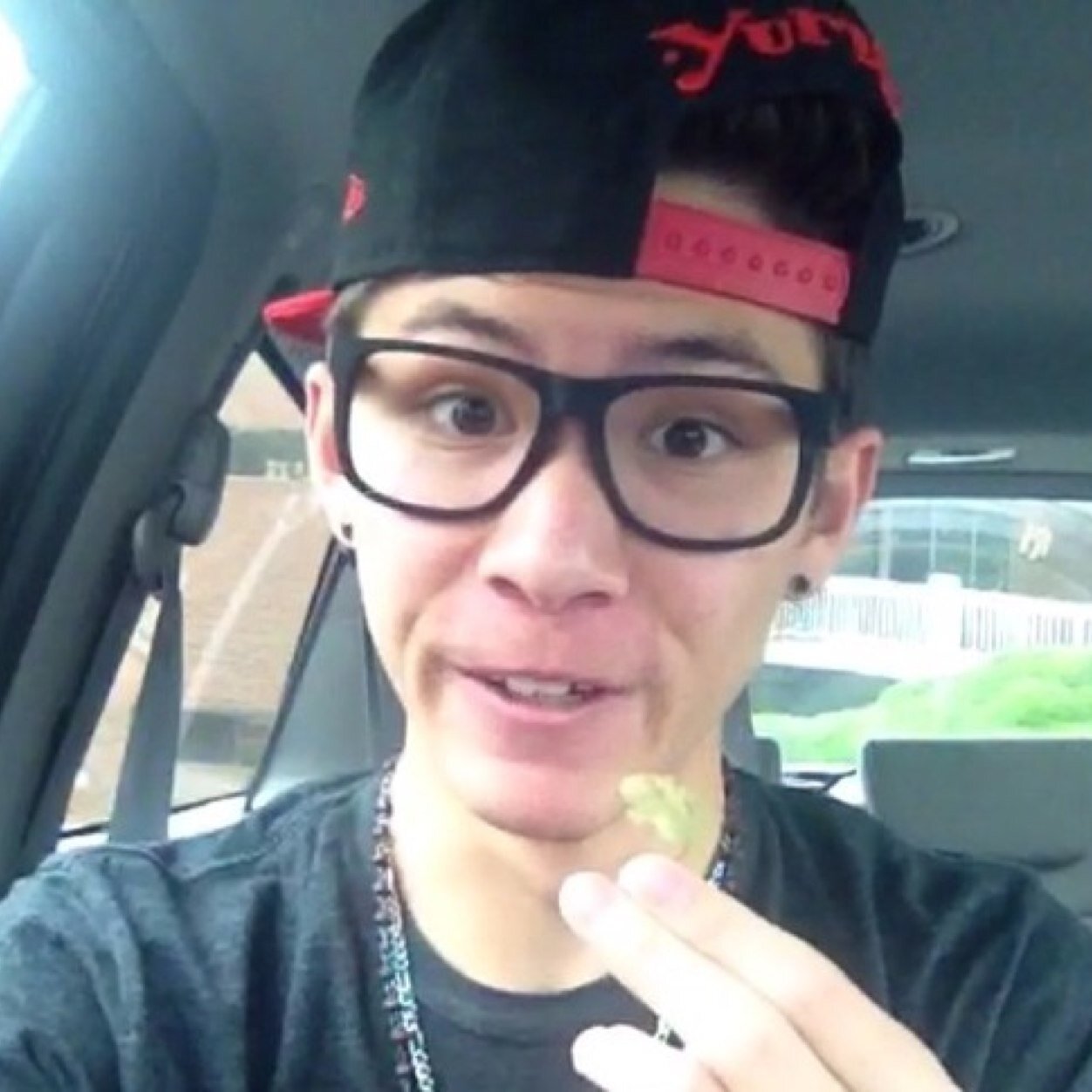 fangirlrose17's profile picture. secret fangirl account... carter freaking reynolds... 0/9 probs