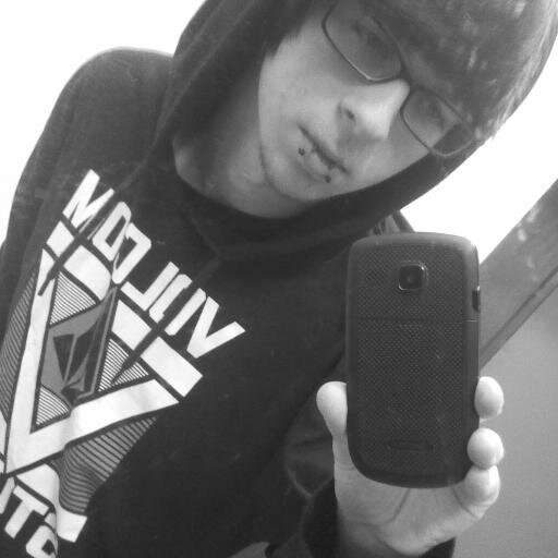 iizJme's profile picture. :D. Skype: lostgmr