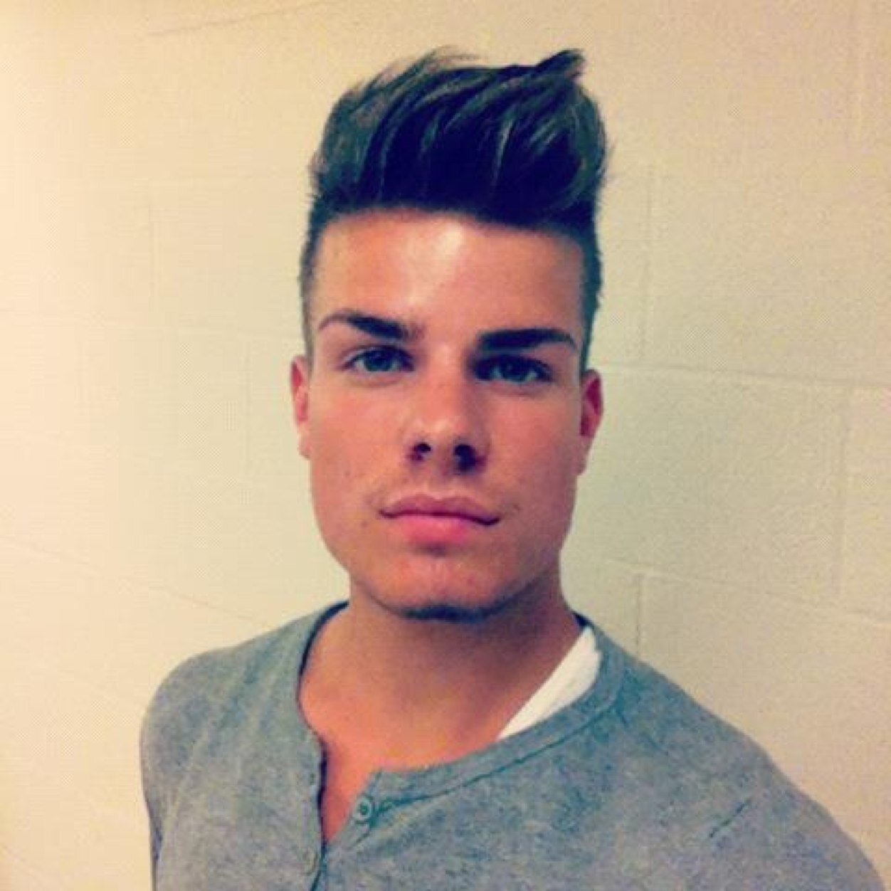 rittenaurrobert's profile picture. Me just bitching about life and all the bitches in this world