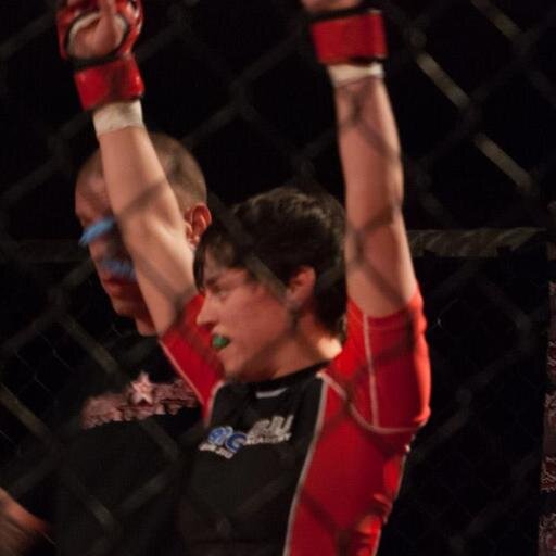 Fargo-based amateur MMA fighter (2-2) and BJJ purple belt. Soldier. Writer.
