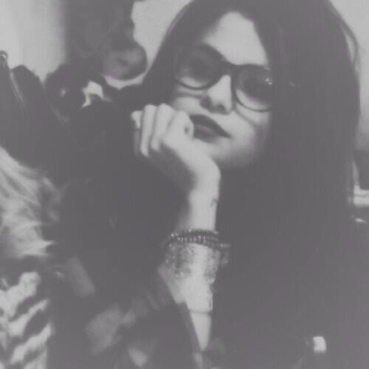 Free follow follow @verxacebizzle