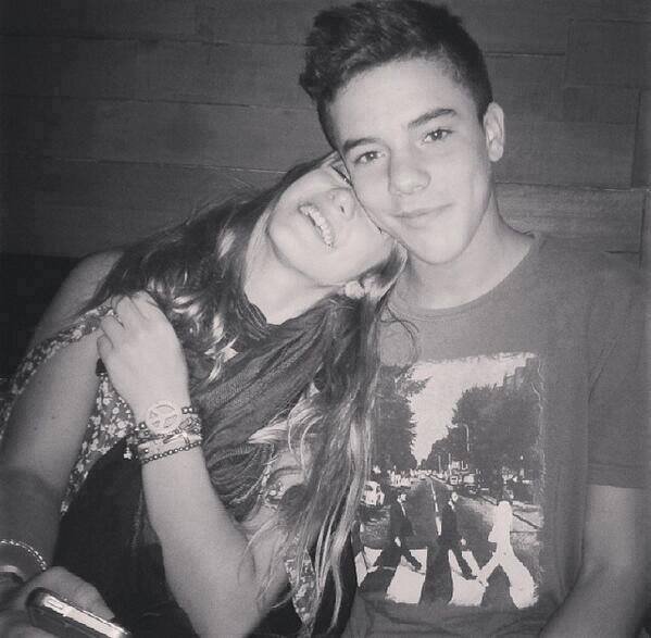 Welcome to Angela Torres. Twitter dedicado a la actriz  y cantante @angelatorresok