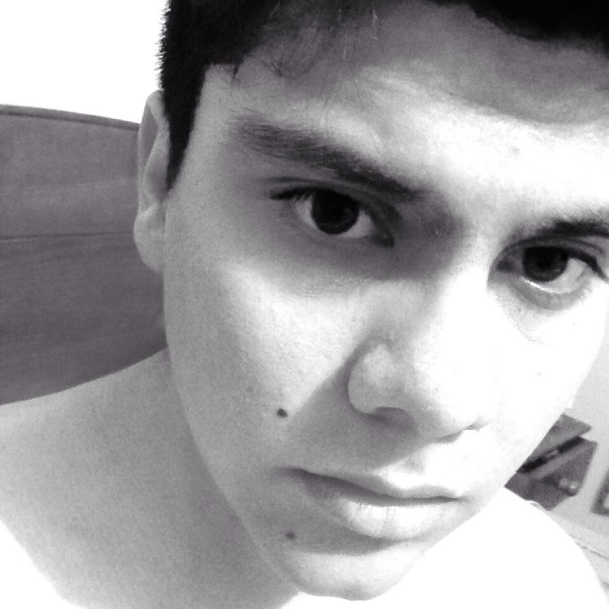 Gbovaldivia's profile picture. 19 Años , Estudiante Bilingue, Trabajo @Epkchile. Que nos motiva o que nos anima a seguir adelante enfrentando este mundo .