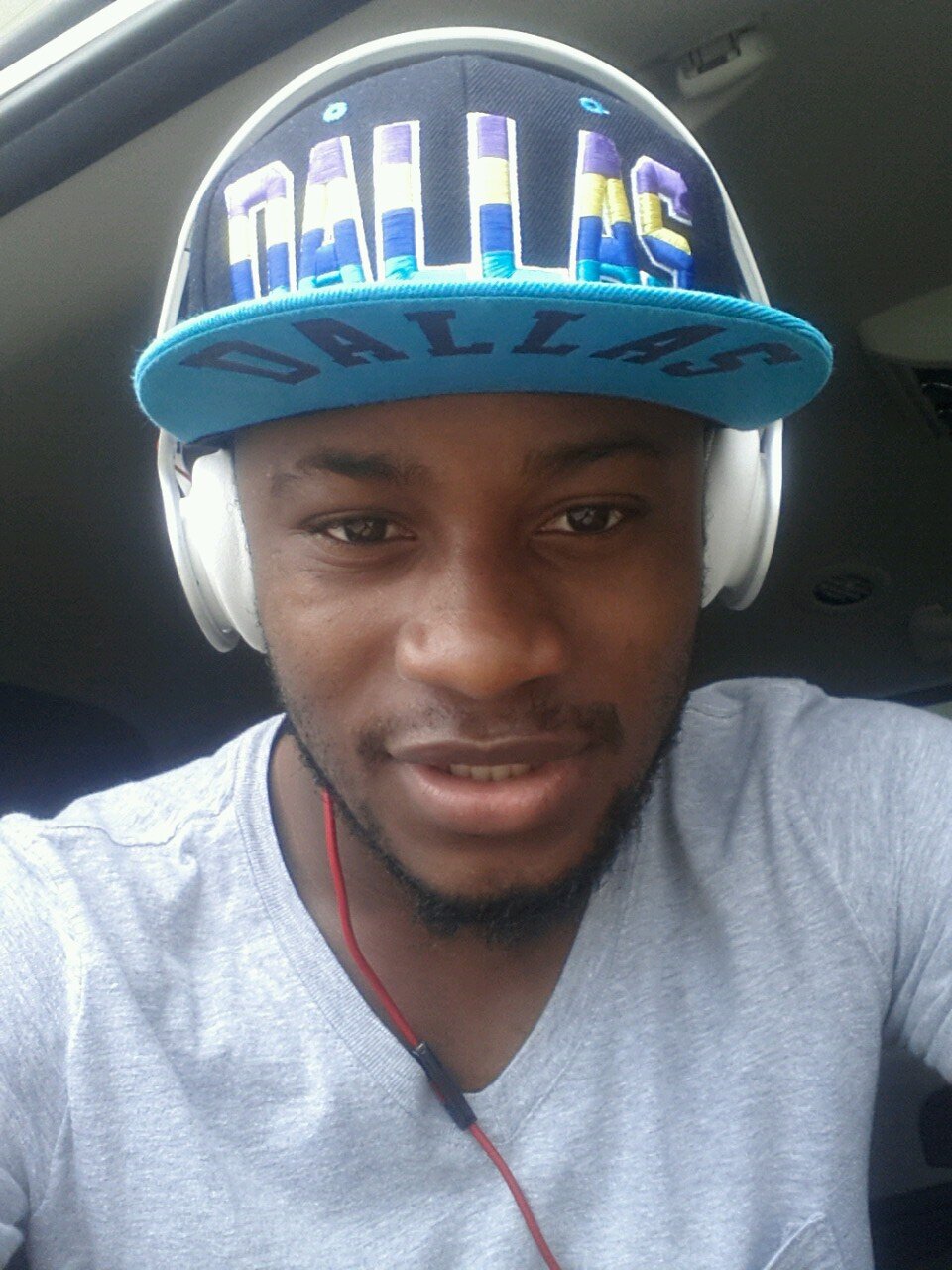 Mr_iDizzLe's profile picture. 