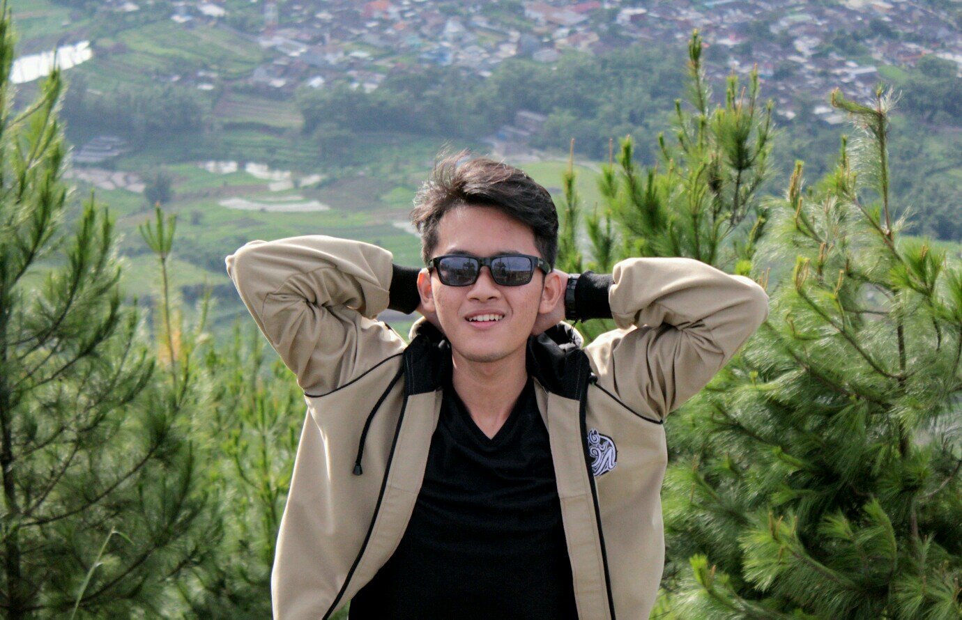 saya anaknya mamah dan papah saya :v
