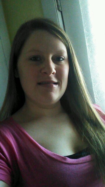 -26 years young-Two beautiful babies Jada LeAnn&Easton Clay-My heart belongs to Jason Osborne- love my fam{ily}-3 amazing step babies Gavin,Kylee & Leona =)