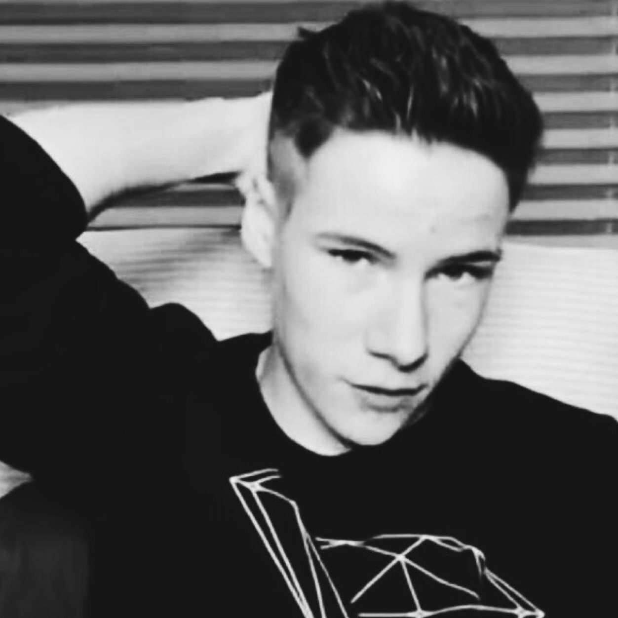 idk i may like a youtube collab family (boyband)

0/6