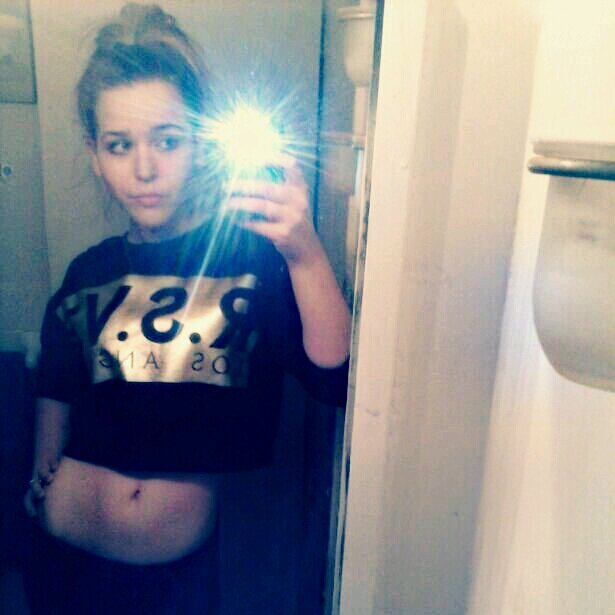 I follow back; kik: this_ya_babygirlAnna ig: Banphrinosa_93 dancer (street dancer) singer artist photography gymnast poet FB: Ask