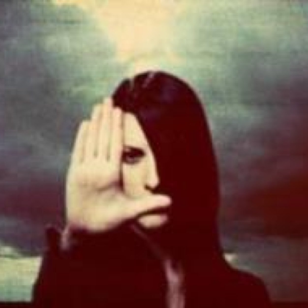 Dianna_Rosol's profile picture. ... Crescere insieme nella verità e nella fedeltà a se stessi e ai valori... Anche se non trovi le parole...