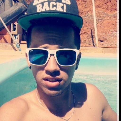 não me abalo facil , pois eu mantenho o foco !   Deus ♥