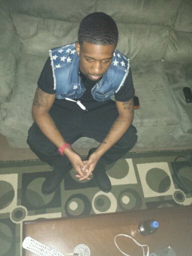 IG: BRUCEWAYNE_VAMP183. ... kik :BruceWayne_vamp. ..fwm