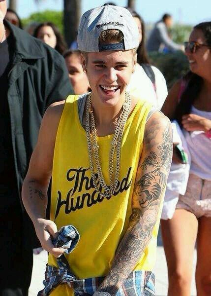 ◣ I love this idiot all my heart, that idiot is @justinbieber ◥   Belieber, Smiler i Tribute