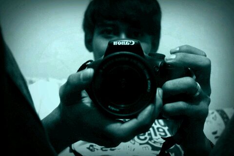 Photograph™| Male |♡ 180812| love ALLAH, Muhammad Saw  and my family |Mention for follback yah!