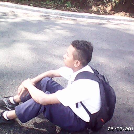 bi0data gwe
TTL; 3 Maret 2000
Stats; Lajang
Cta; Jadi Pemaen B0la
Tngi; 163 Cm
H0bi; Maen B0la