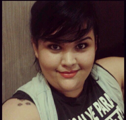 Gessica Moraes Pimentel.. Complicada&Perfeitinha .. sua melhor amiga até vc me magoar..fico má má..nem queira ver esse meu outro laDO.. =D 'SIGOTODOSDEVOLTA'