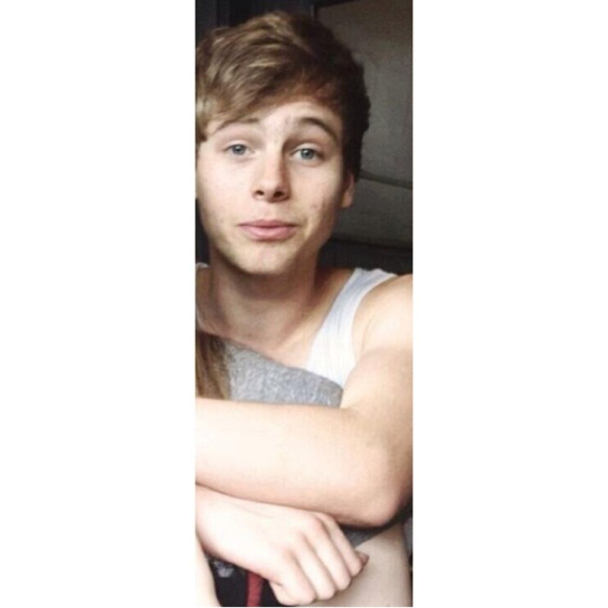 Hey follow @veggiecalum shes looking for new mutuals and you can ask her for a dm to luke/4