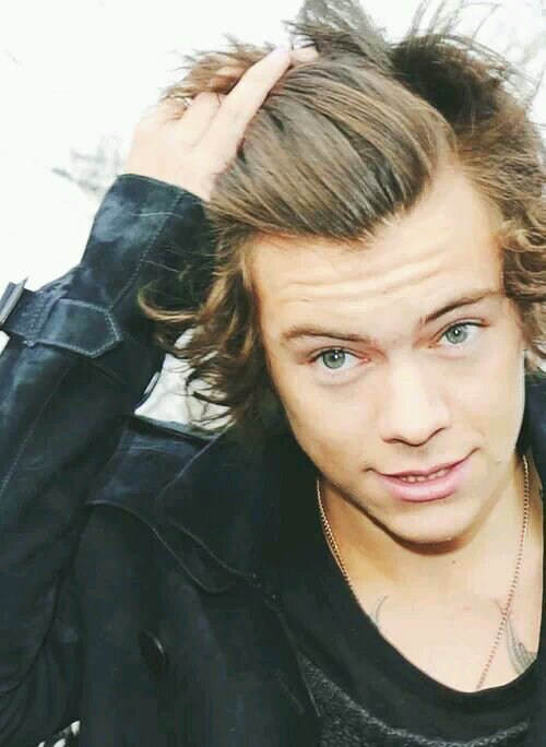 I doN't ThinK tHaT i'm The bisT ,BuT I'm $uRe ThaT i'm D!feRenT ;) FolloW mE &  I'll FolloW U bacK .. DiReCtiOnER 3
