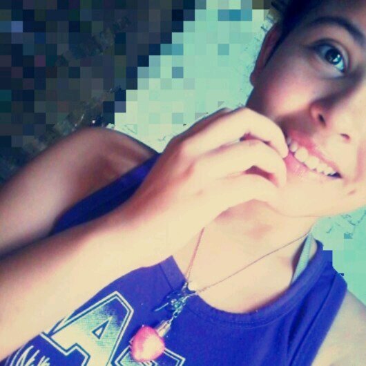 hola soy bren *--* tengo 14 años soy BELIEBER ♡ odio que discriminen a las personas,todos somos iguales..facebook: bren gonzalez :3 instagram: bren_gonza*--*