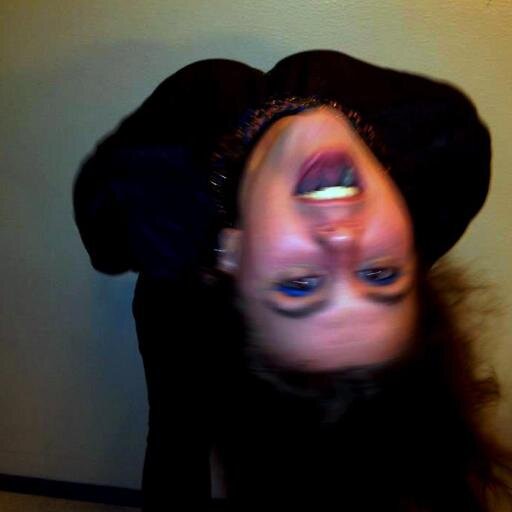 MargoG_'s profile picture. Αλλαξε ο Μανωλιός και φόρεσε τα ρούχα του αλλιώς αλλά εξακολουθεί να είναι ένας λέτσος και μισός..