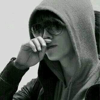 اﻟـﻤـﺴـاﻓـاﺕ لا تـقـرب ﺃﺣـﺪﺍً ﻭلا ﺗُـﺒـﻌـد ﺃﺣـﺪﺍً ,اﻟـﻘـﻠﻮﺏ ﻫـﻲ اﻟـﺘـﻲ ﺗـﻔـﻌـﻞ ﺫﻟـك . . !