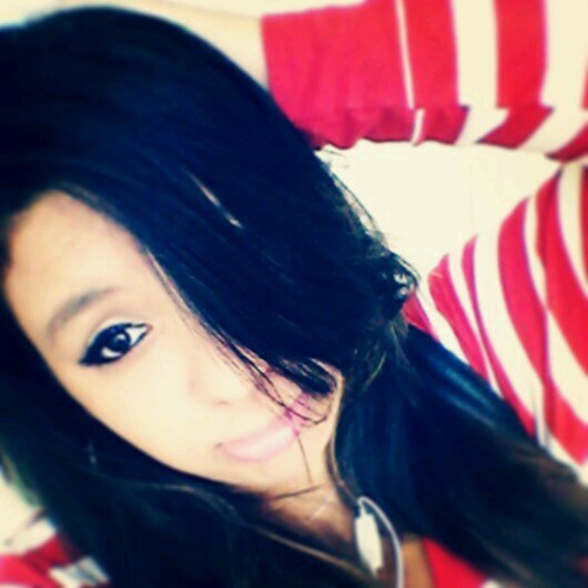 Quando ela passa nao consigo me conter .Com esse estilo ela me daz enlouqecer .Ela e da nitght , praia , rap , sabe viver . ♪