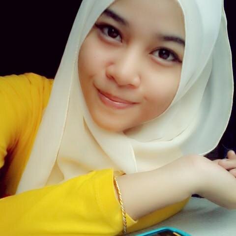 ateinstylo's profile picture. miilik rasmi mak ayah saya :D *sayasayangcrushsaya* Follow me? i will folllow back :*