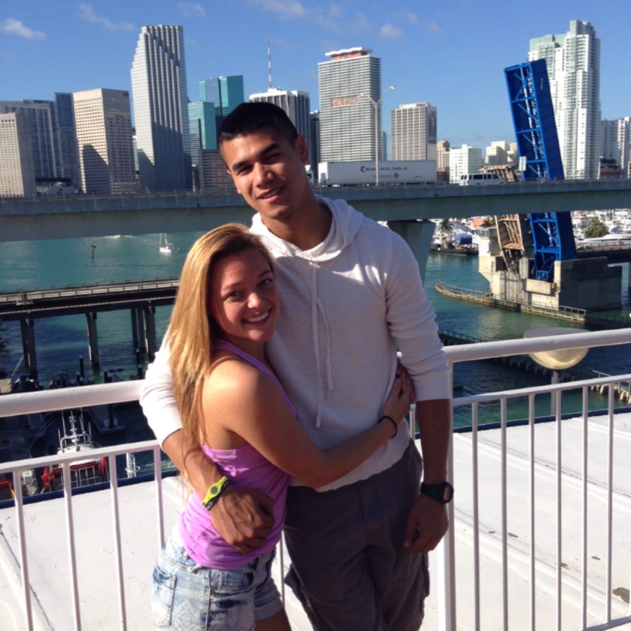 M_Rodriguez45's profile picture. Independant business owner and network marketer. If you want to know more heres the link to my video



 http://t.co/0cP1COyhwm