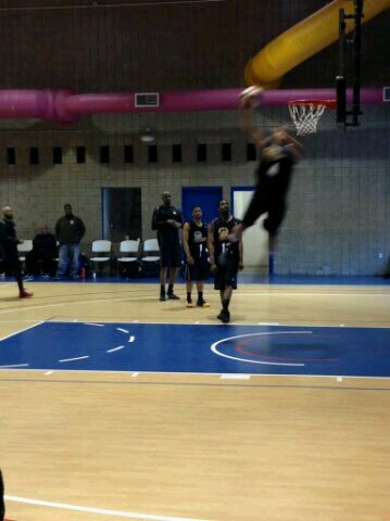6'5-218 Basketball problem... Home Town: INKSTER 48141 Proteam http://t.co/7hRvs9pKDX If you dont know which way to go Follow me im headed to the TOP...