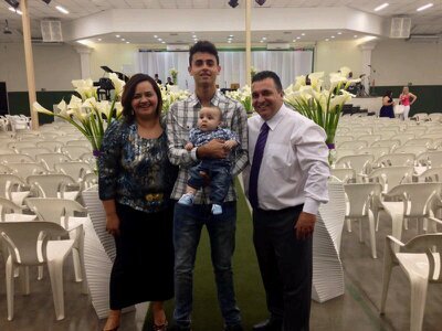 Somos crentes e adoradores de um Deus único e fiel!!