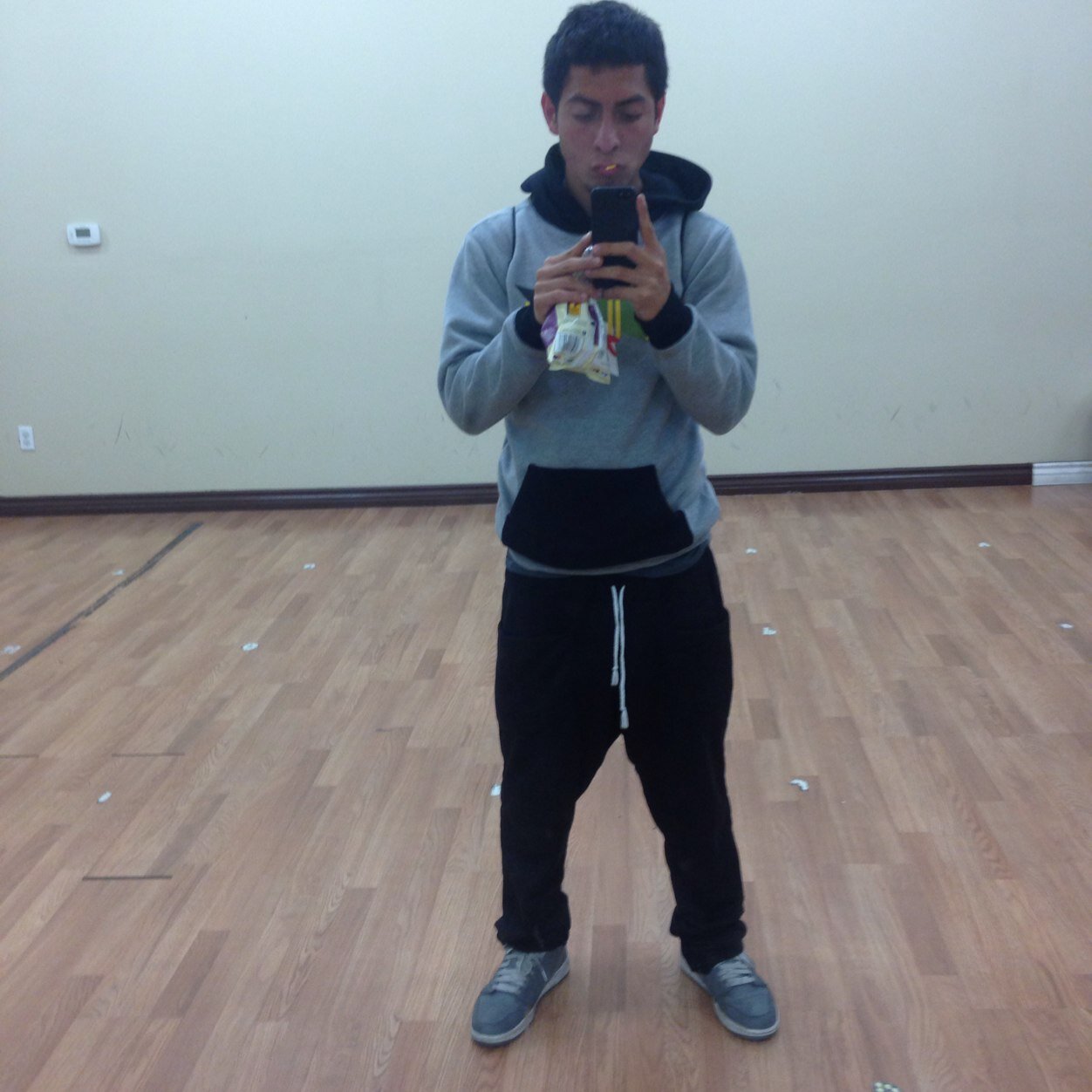 18 YEARS Outgoing ™@ArianaGrande ™@Kid_Ink  IG: @alfaroo_21 Dancer/actor #MoneyIsTheMotive #AmbitionToRoll #Montse 3
