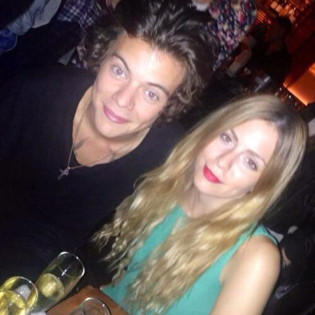 Follow @sassafraszouis please x