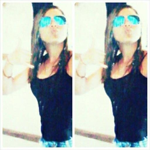 'Ignore o que te faz sofrer, e abrace o que te faz feliz :)